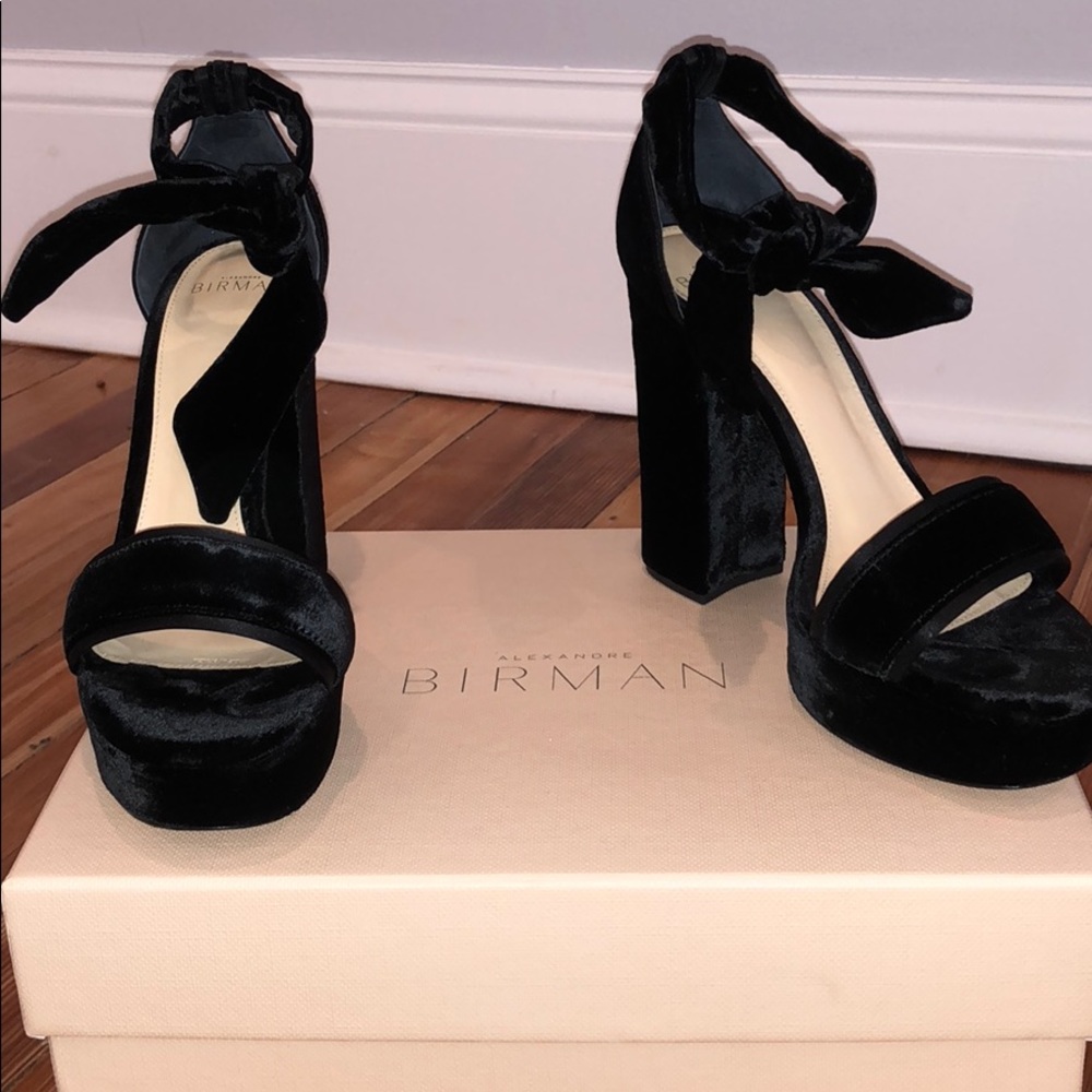 Alexandre Birman Celine Thick Heel (Black Velvet)